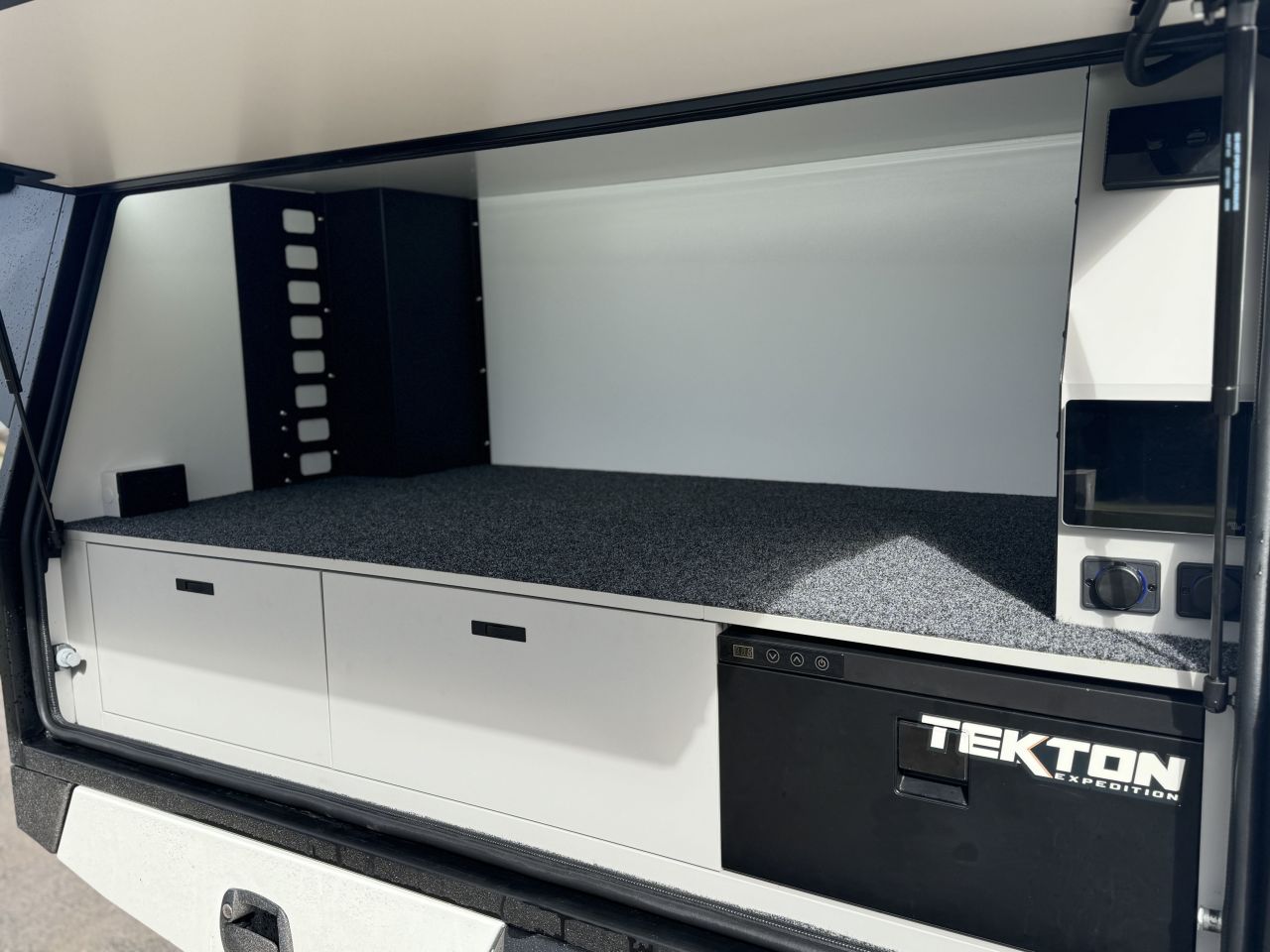 The CX-Series of Composite Camper Canopies By Australia-Based Tekton