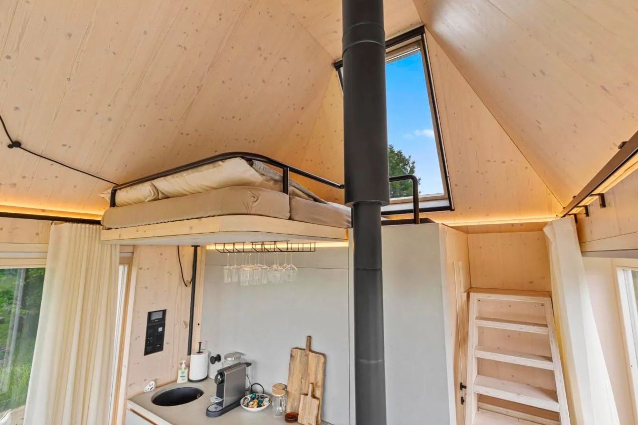 Cabin Devín by Archekta studio and Ark-Shelter Features Folding Terraces to Reveal Glass Door to Bring Outdoors In