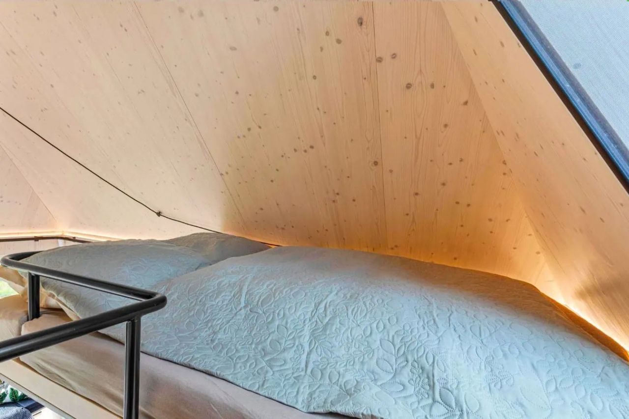 Cabin Devín by Archekta studio and Ark-Shelter Features Folding Terraces to Reveal Glass Door to Bring Outdoors In