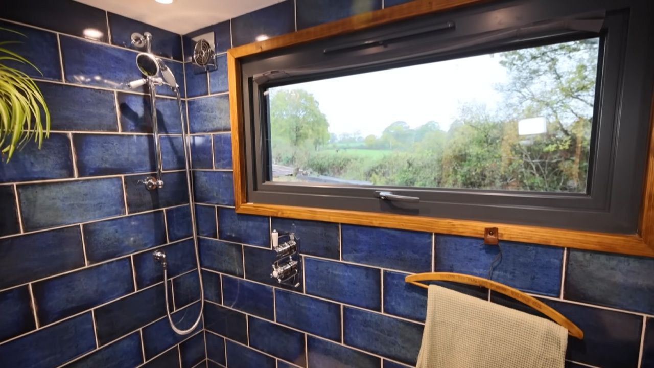 Clare's Tiny House wet space