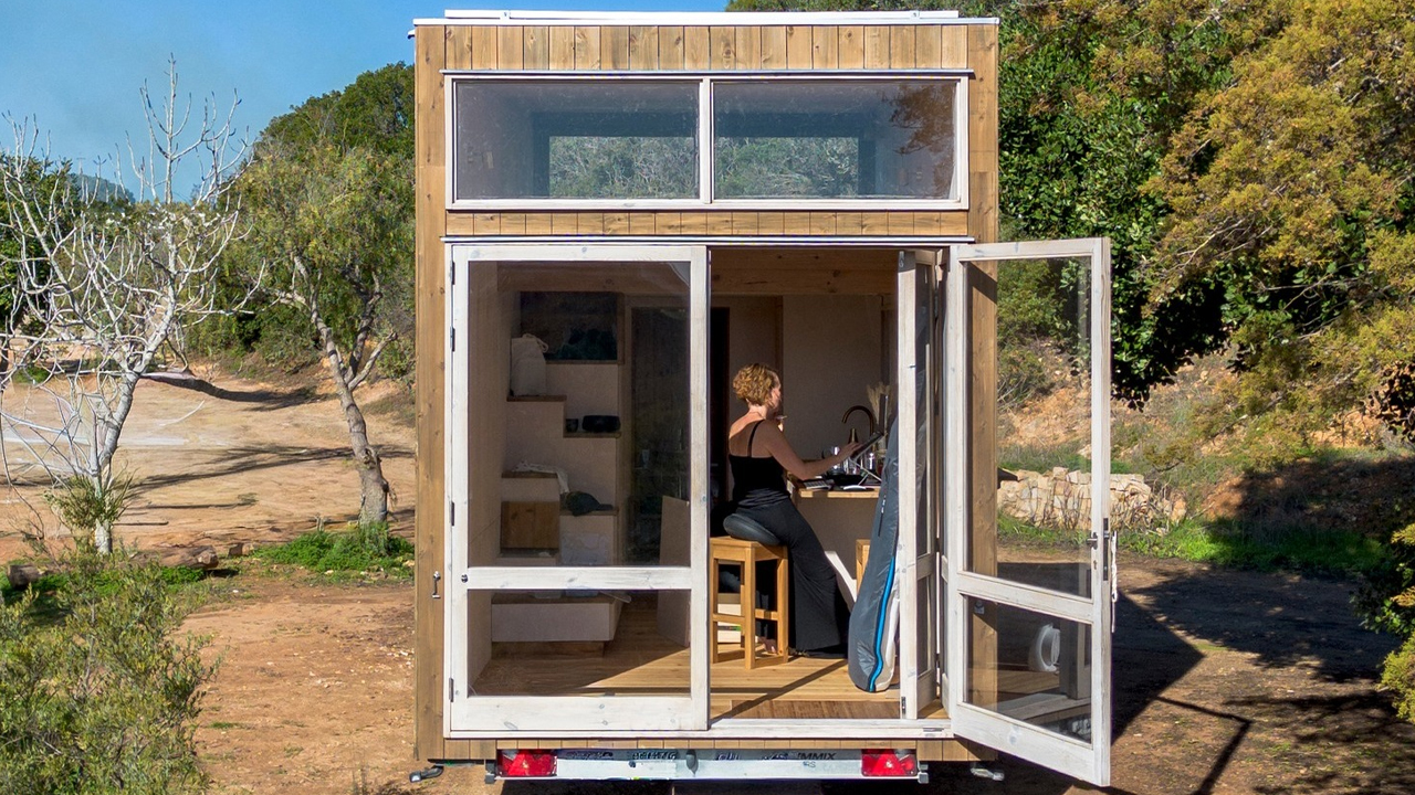 Duna Tiny House with giant glazing