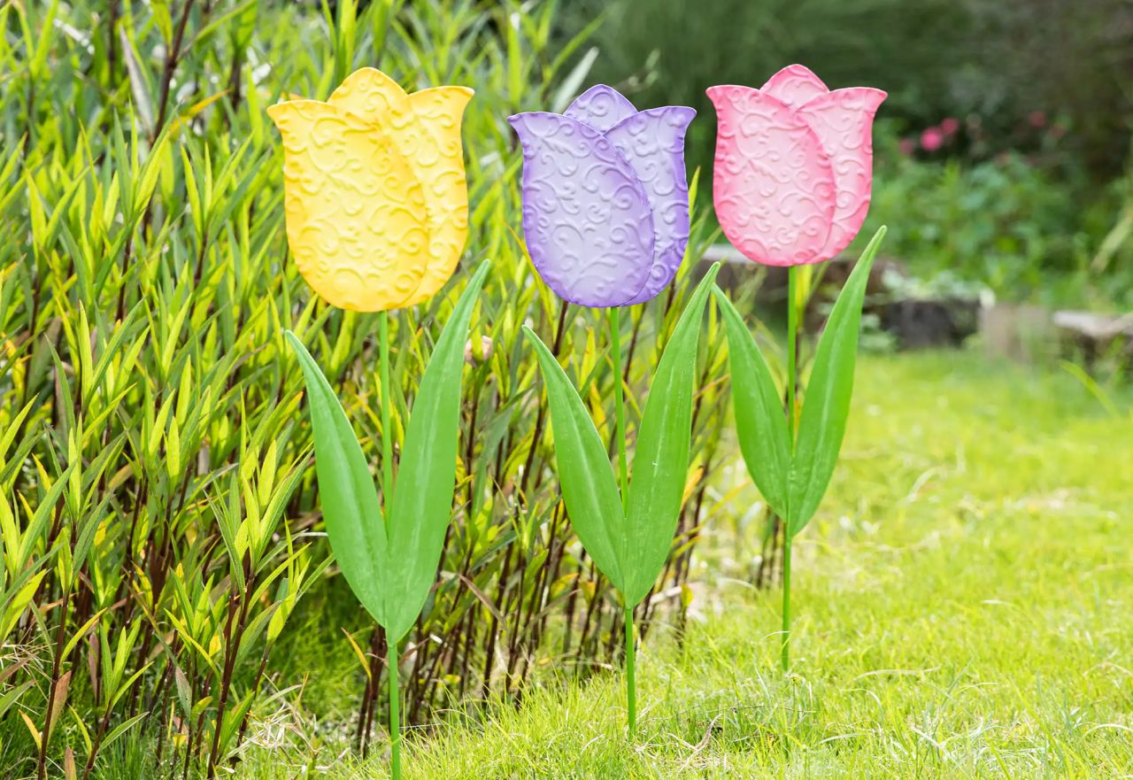 Easter Metal Tulips Yard Stake Set