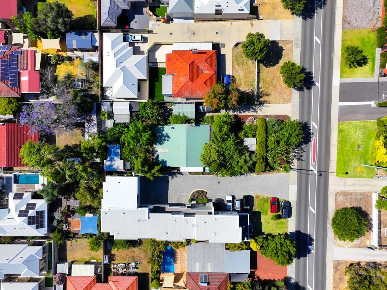 Jodie Builds $20K Tiny House in Her Urban Permaculture Garden in Perth