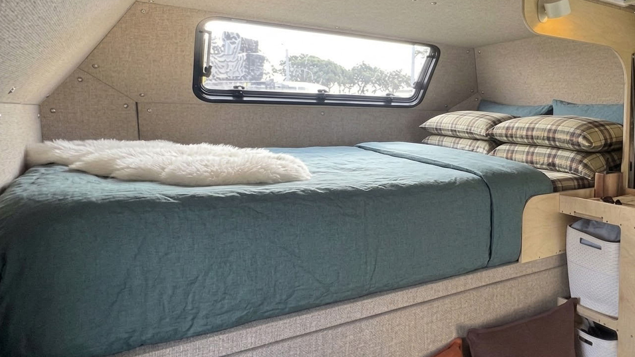 Kimbo 8 Aluminum Truck Camper - loft bed