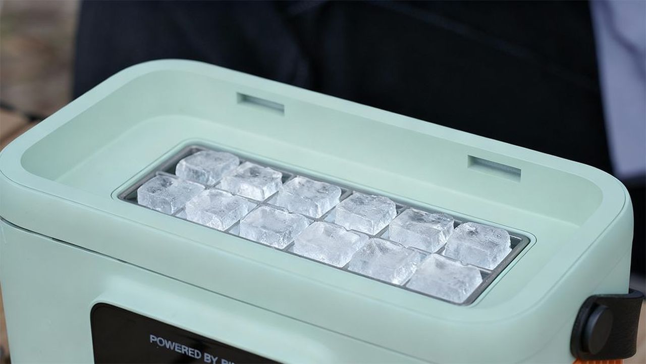 Miocube Mini Icemaker is Perfect for Both Home and Travel Use