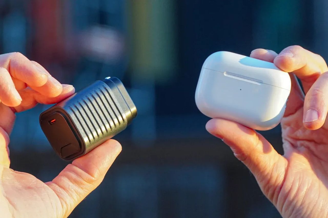 Rolling Square 100W GaN charger 