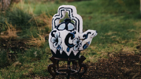 Shishi-San_Teapot Cosy Birdhouse