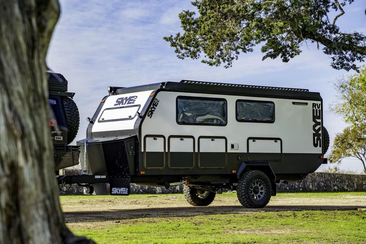 SkyeRV 14-00 Hybrid Pop-Top Camper