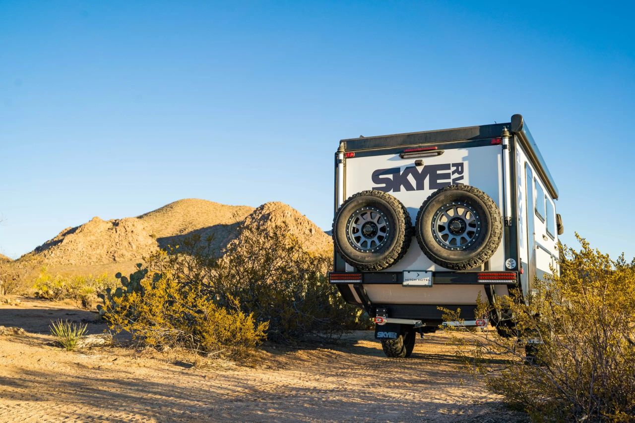 SkyeRV 14-00 Hybrid Pop-Top Camper