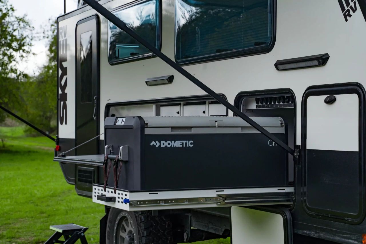 SkyeRV 14-00 Hybrid Pop-Top Camper