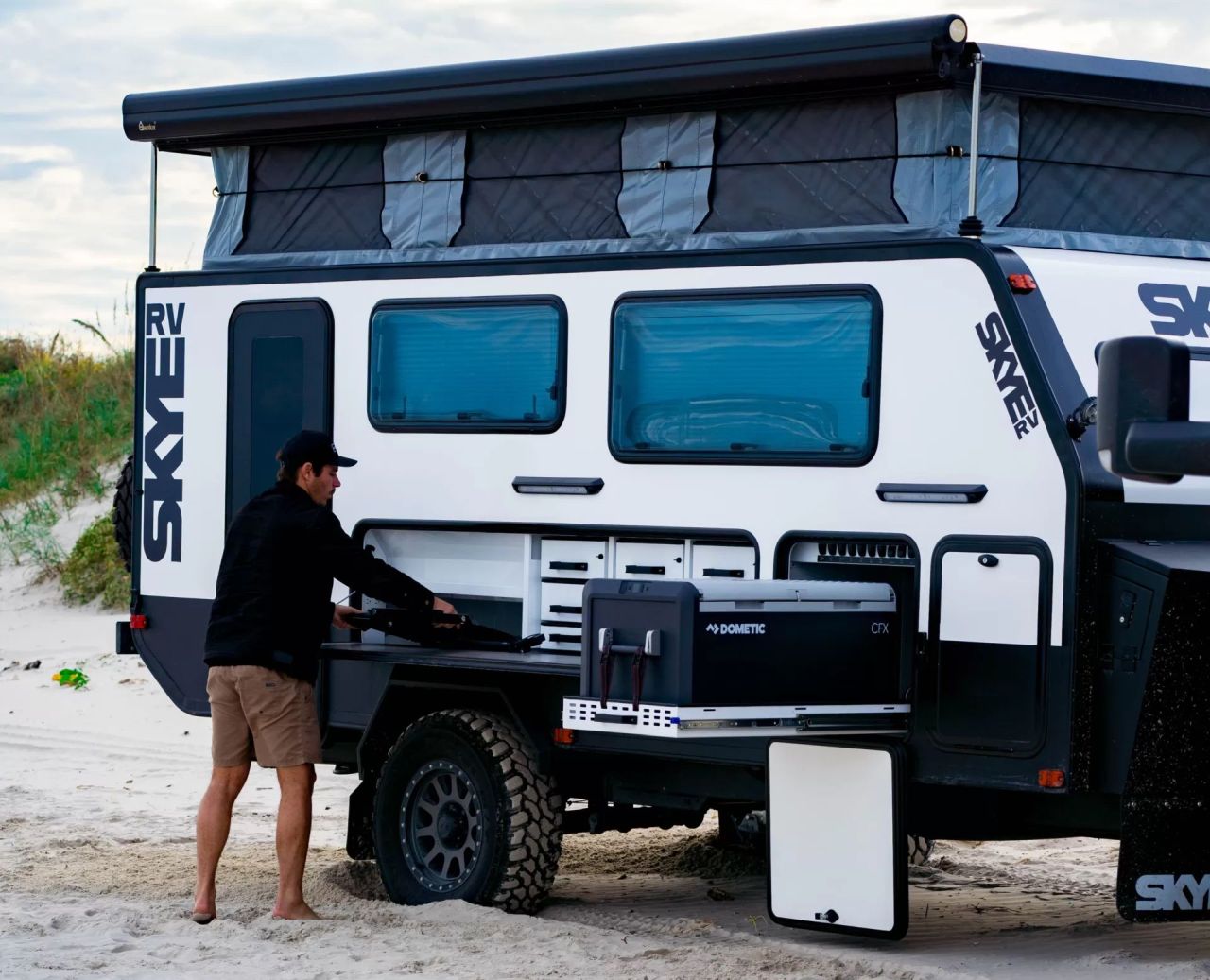 SkyeRV 14-00 Hybrid Pop-Top Camper