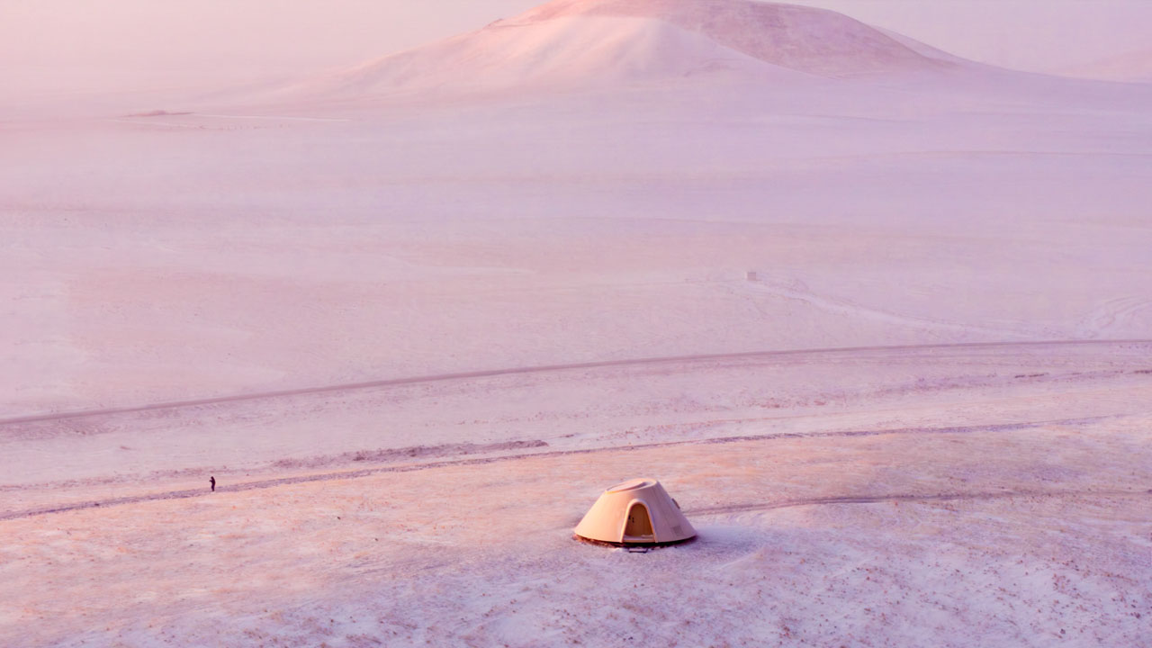 The first-generation design of the Volcano-In Hotel of Arrivals