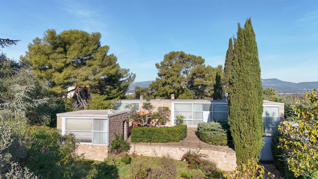 1931 Modernist Le Corbusier Villa in South of France - exterior