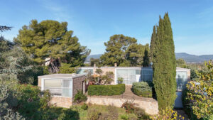 1931 Modernist Le Corbusier Villa in South of France - exterior