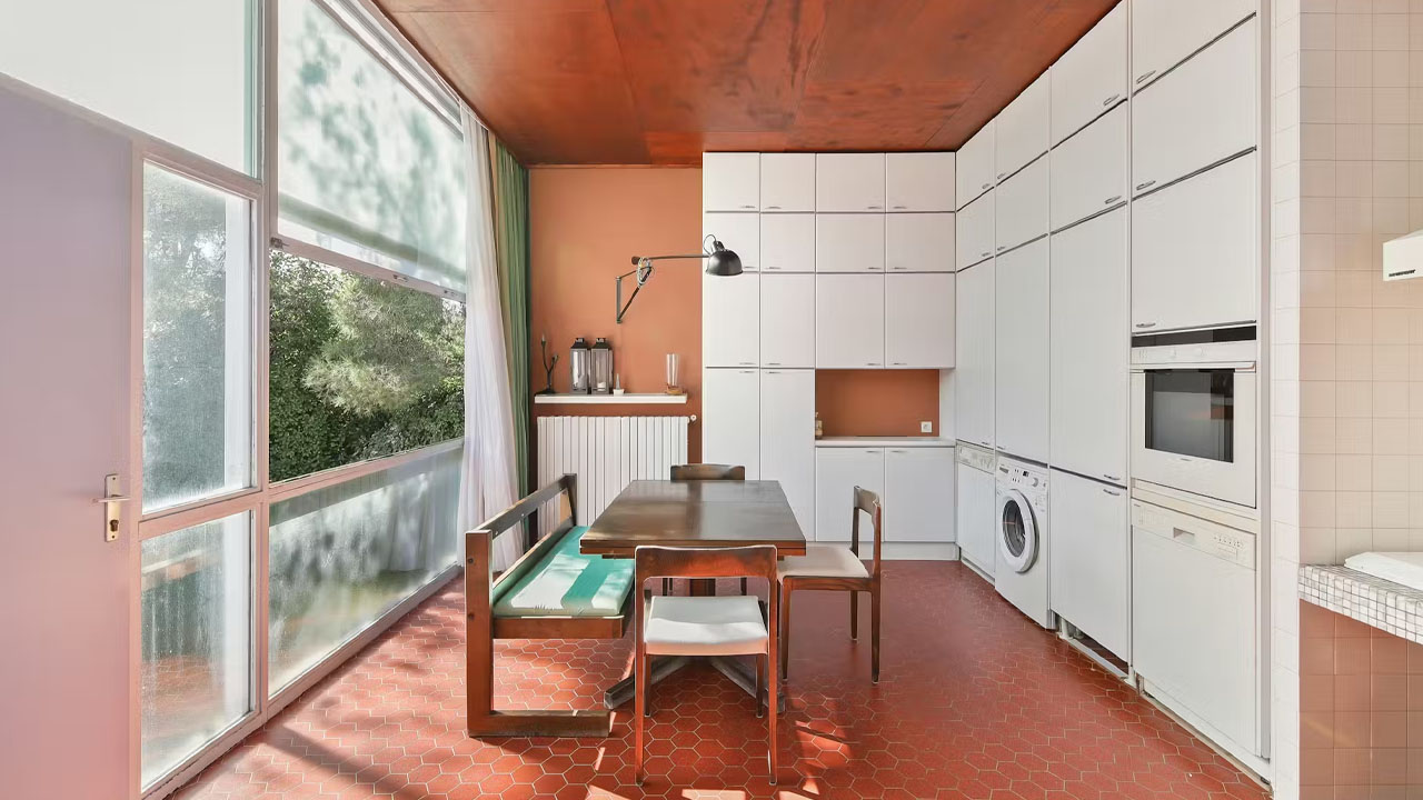 1931 Modernist Le Corbusier Villa in South of France - kitchen