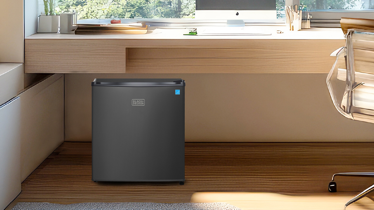 BLACK+DECKER Compact Refrigerator