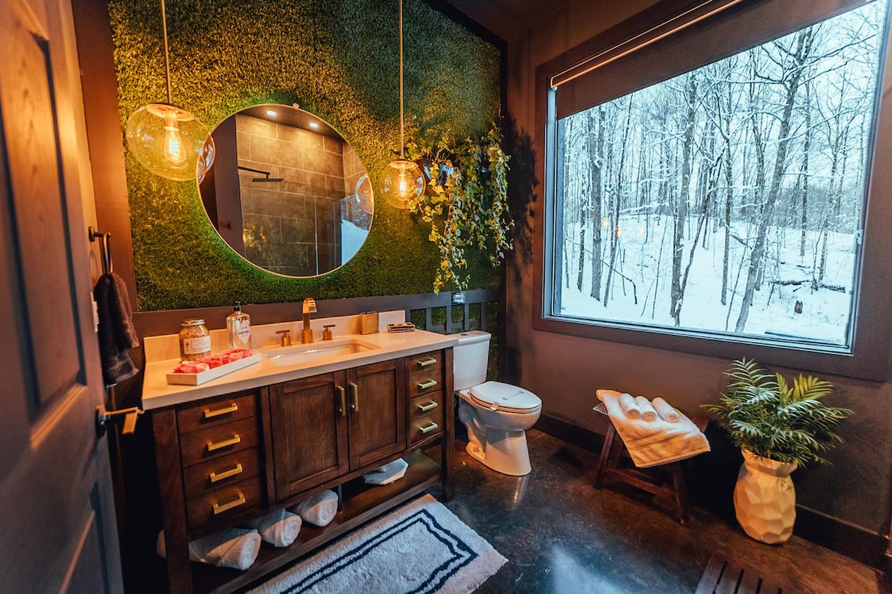 Birch Falls Spa Cabin_Bathroom