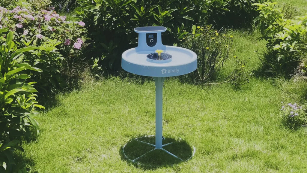 Birdfy Bird Bath Allows Real Time Bird Watching With Smart Integrated Camera