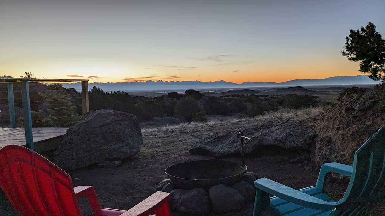 Cabin in Del Norte, Colorado_fireplace