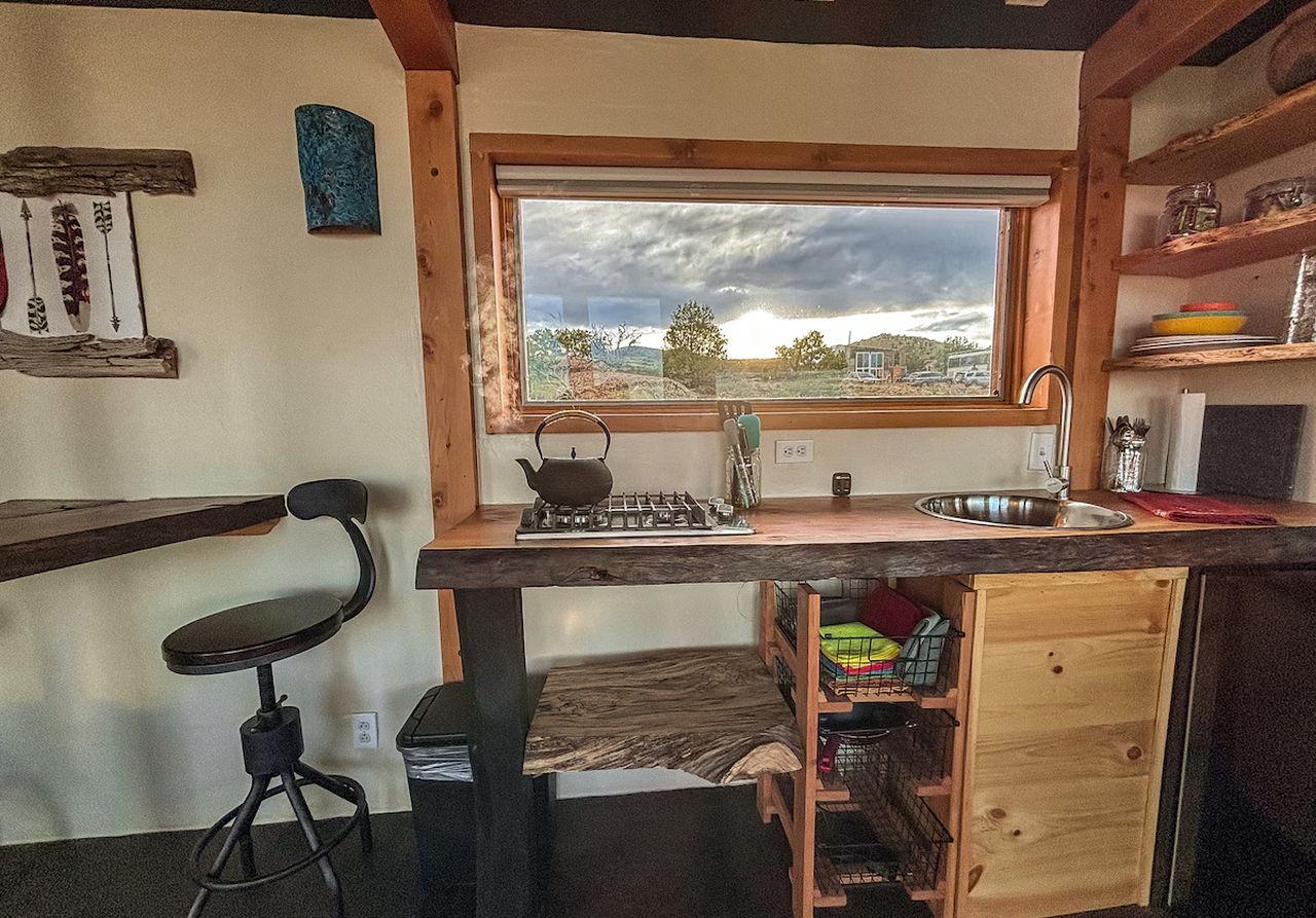 Cabin in Del Norte, Colorado_kitchen and dining table