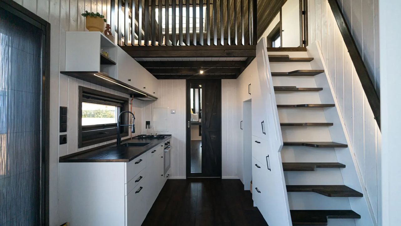 Chia tiny house - kitchen