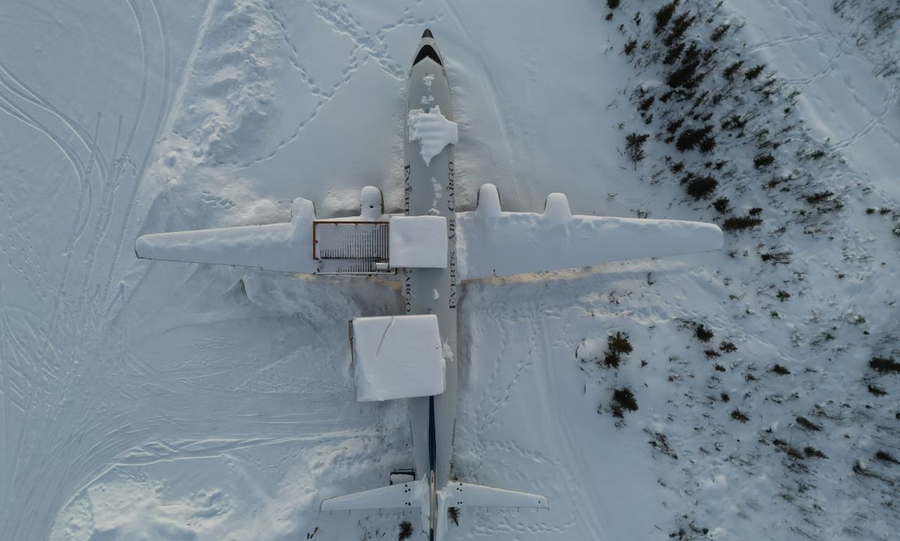 DC-6 Airplane House_8