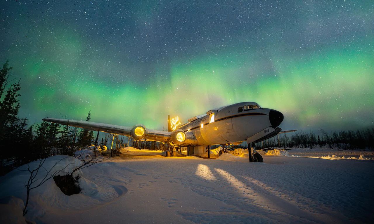 DC-6 Airplane House_exterior