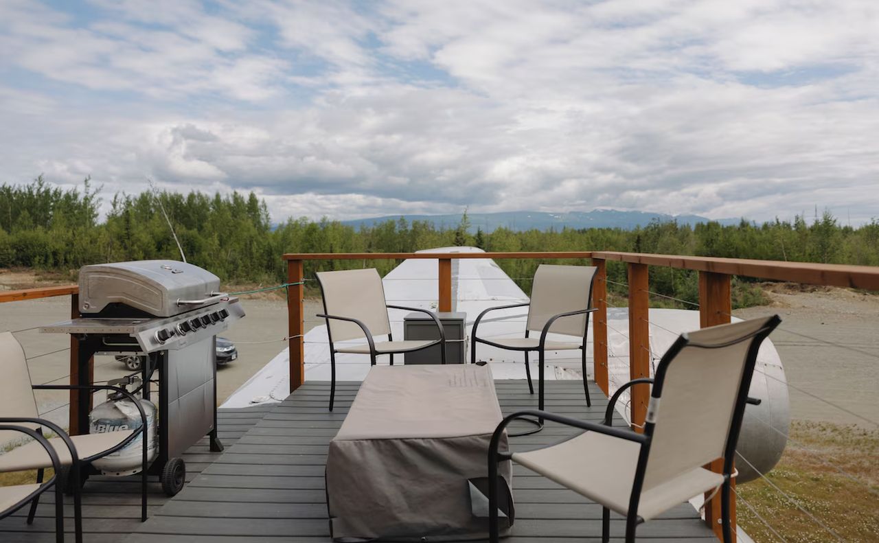 DC-6 Airplane House_wing deck