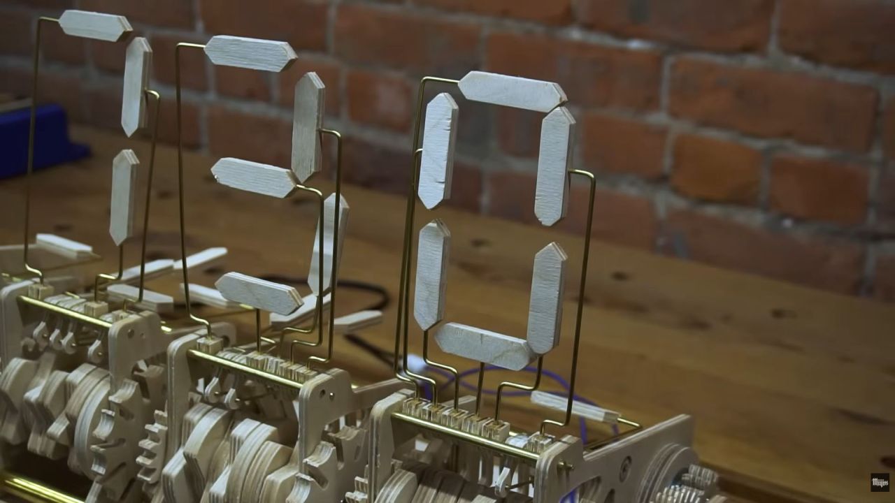 DIYer Builds Fully Functional Wooden Mechanical Clock From Scratch, Complete With Plywood Gears