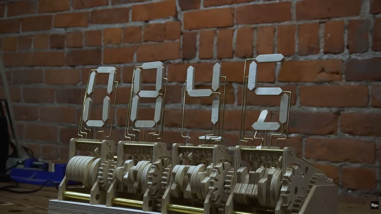 DIYer Builds Fully Functional Wooden Mechanical Clock From Scratch, Complete With Plywood Gears