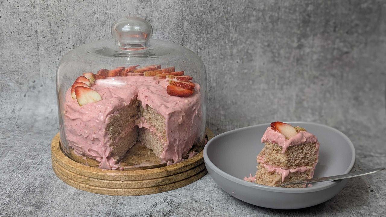 Eggless Strawberry Cake