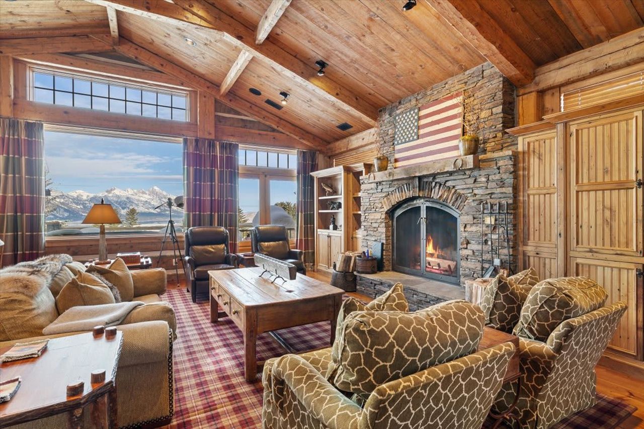 Entire Home at Spring Creek Ranch_Living Room with Fireplace