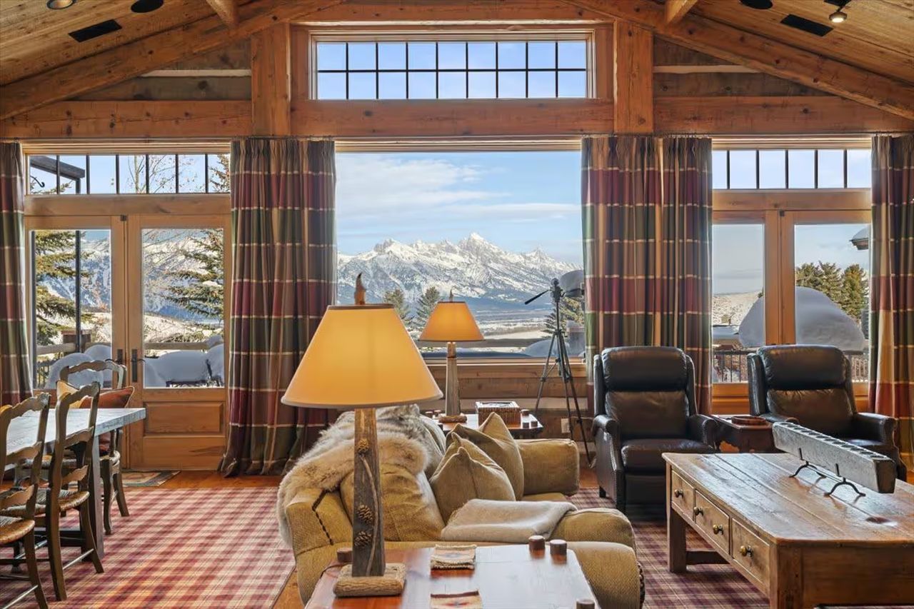 Entire Home at Spring Creek Ranch_Living Room