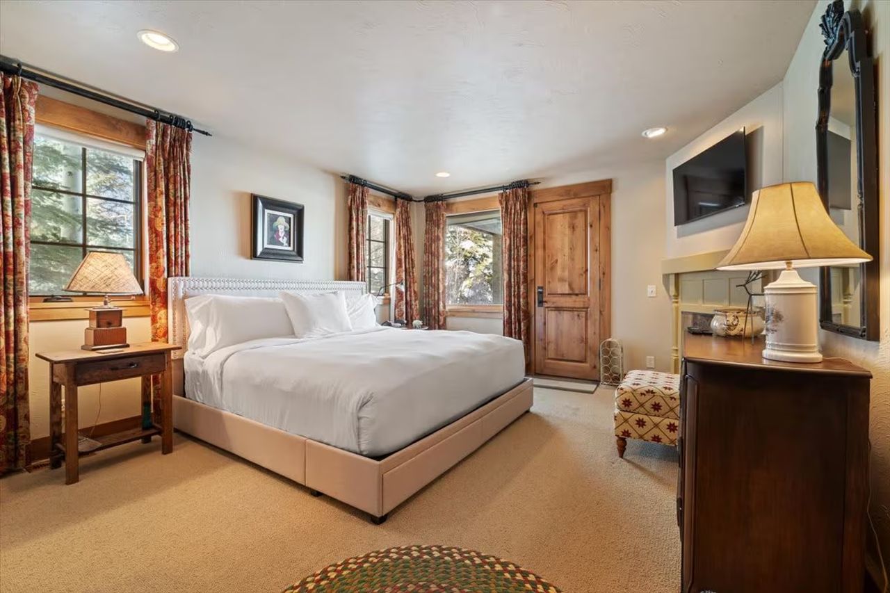 Entire Home at Spring Creek Ranch_bedroom_6