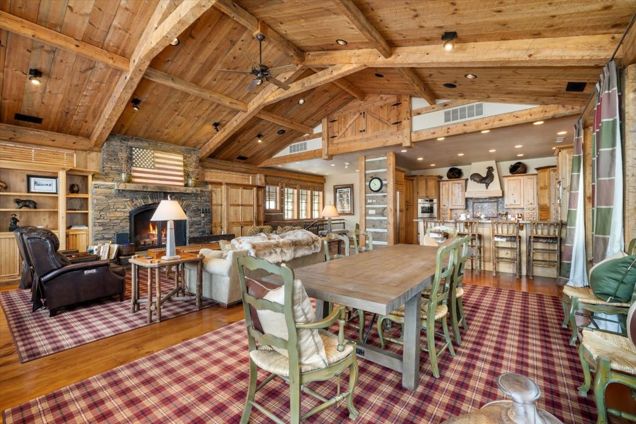 Entire Home at Spring Creek Ranch_dining room