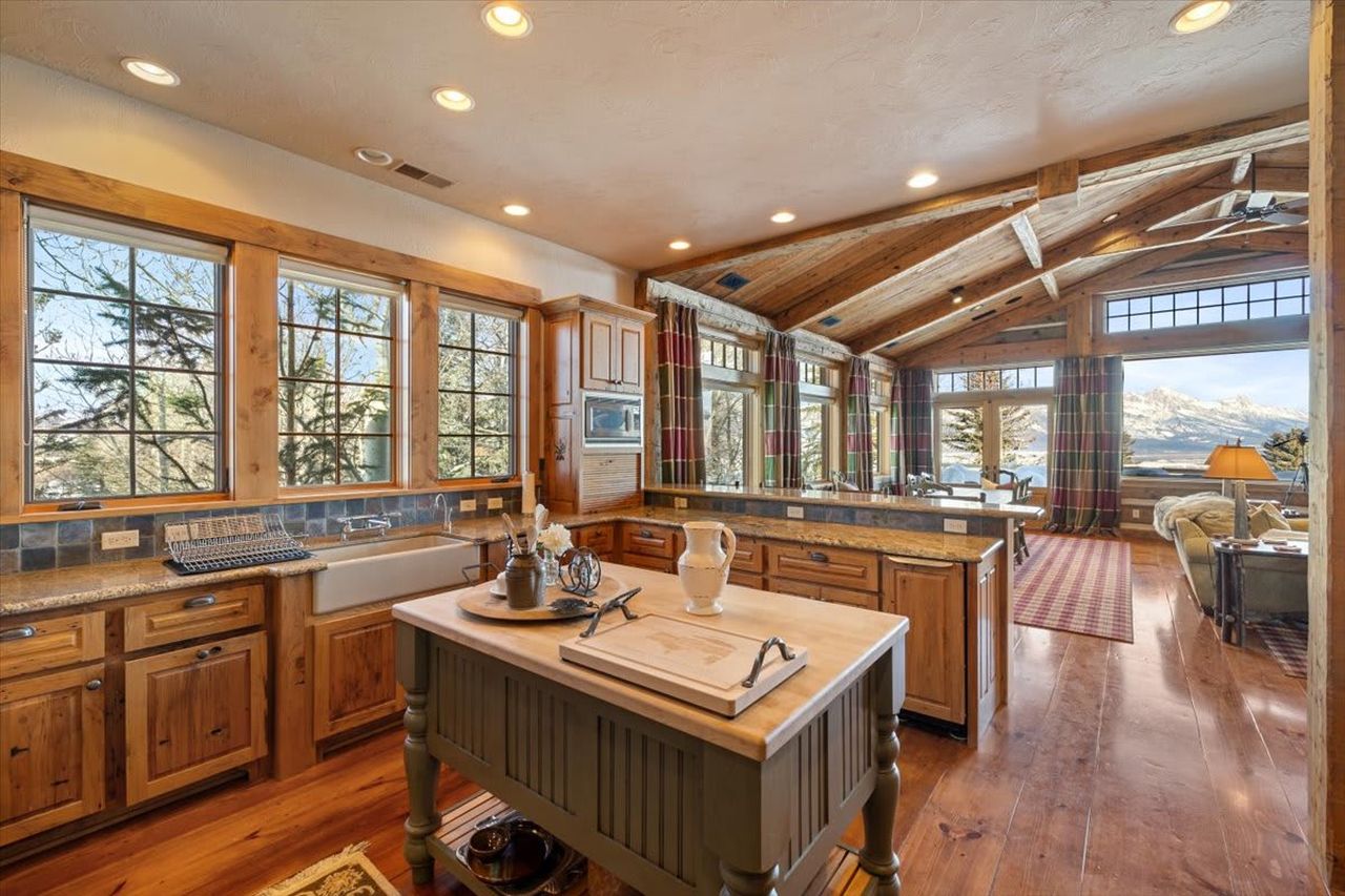 Entire Home at Spring Creek Ranch_kitchen_1