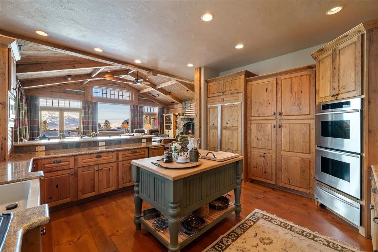 Entire Home at Spring Creek Ranch_kitchen_2