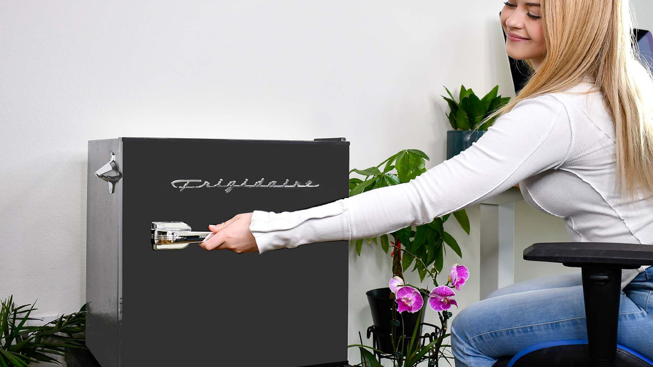 Frigidaire Black Retro Mini Refrigerator