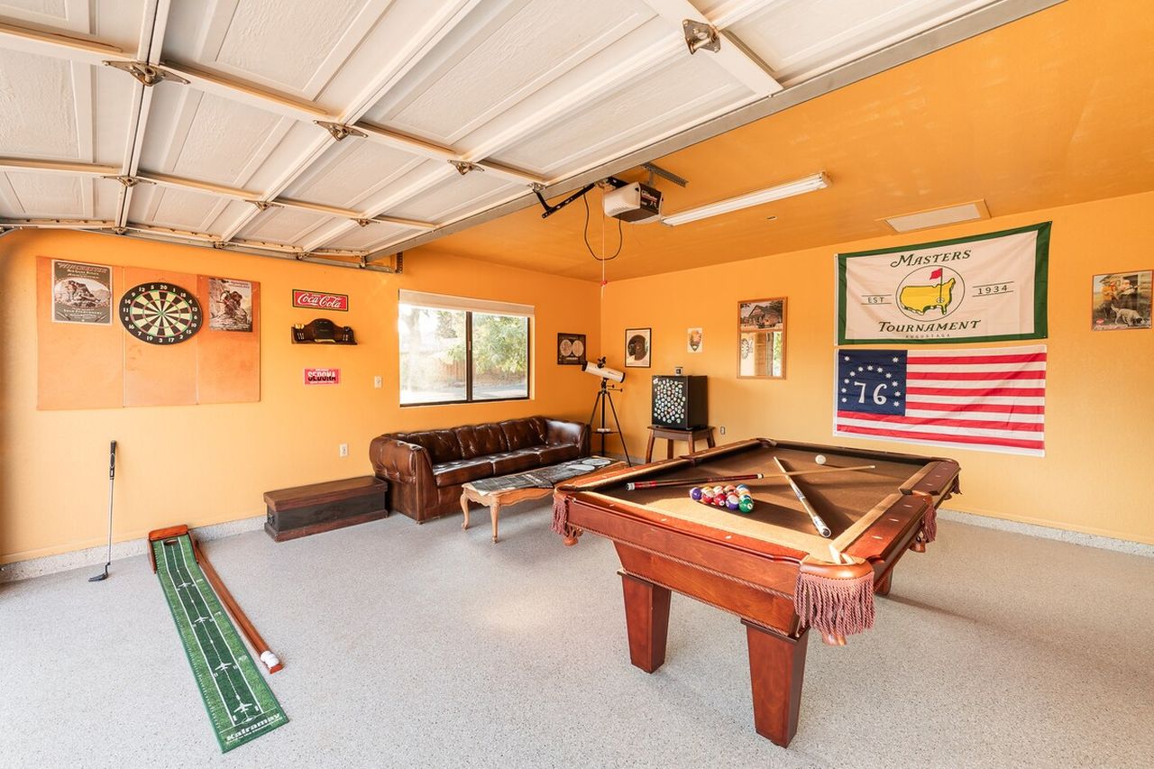 Home in Sedona_Garage_1