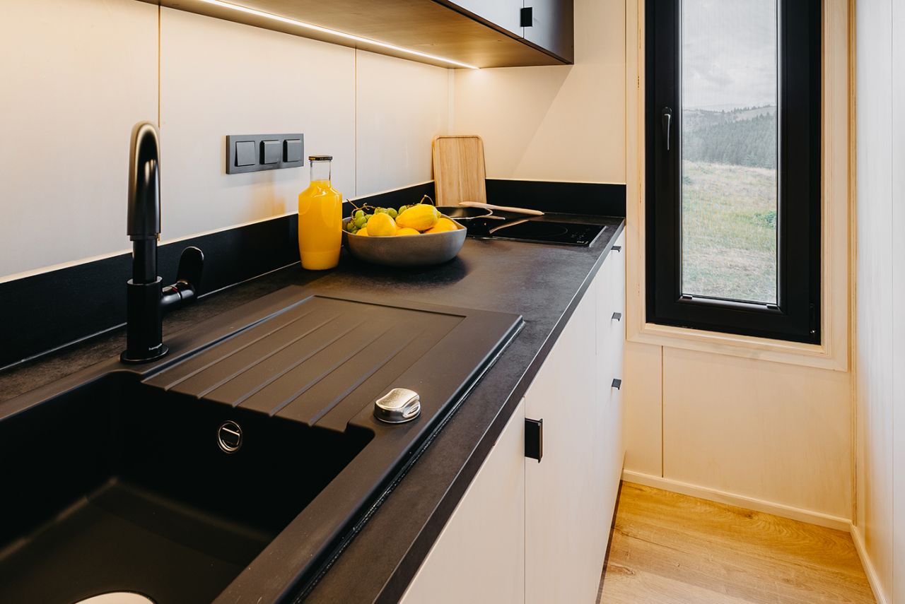 Klick Tiny House_Kitchen_1