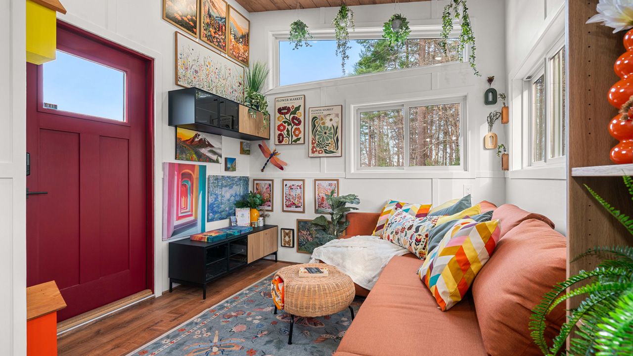 Knoll Gooseneck tiny house - entrance