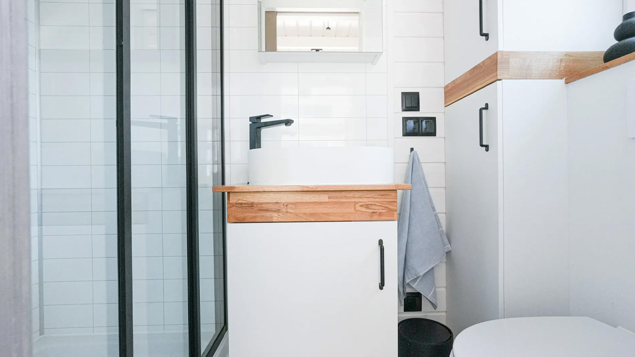 Mobi Nature Tiny House - bathroom