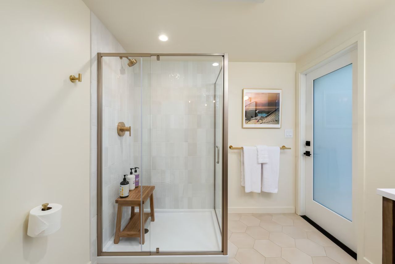 Oak Yurt Stay_Bathroom