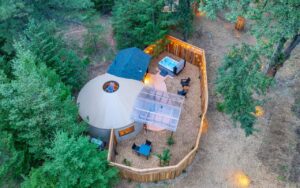 Oak Yurt Stay_exterior