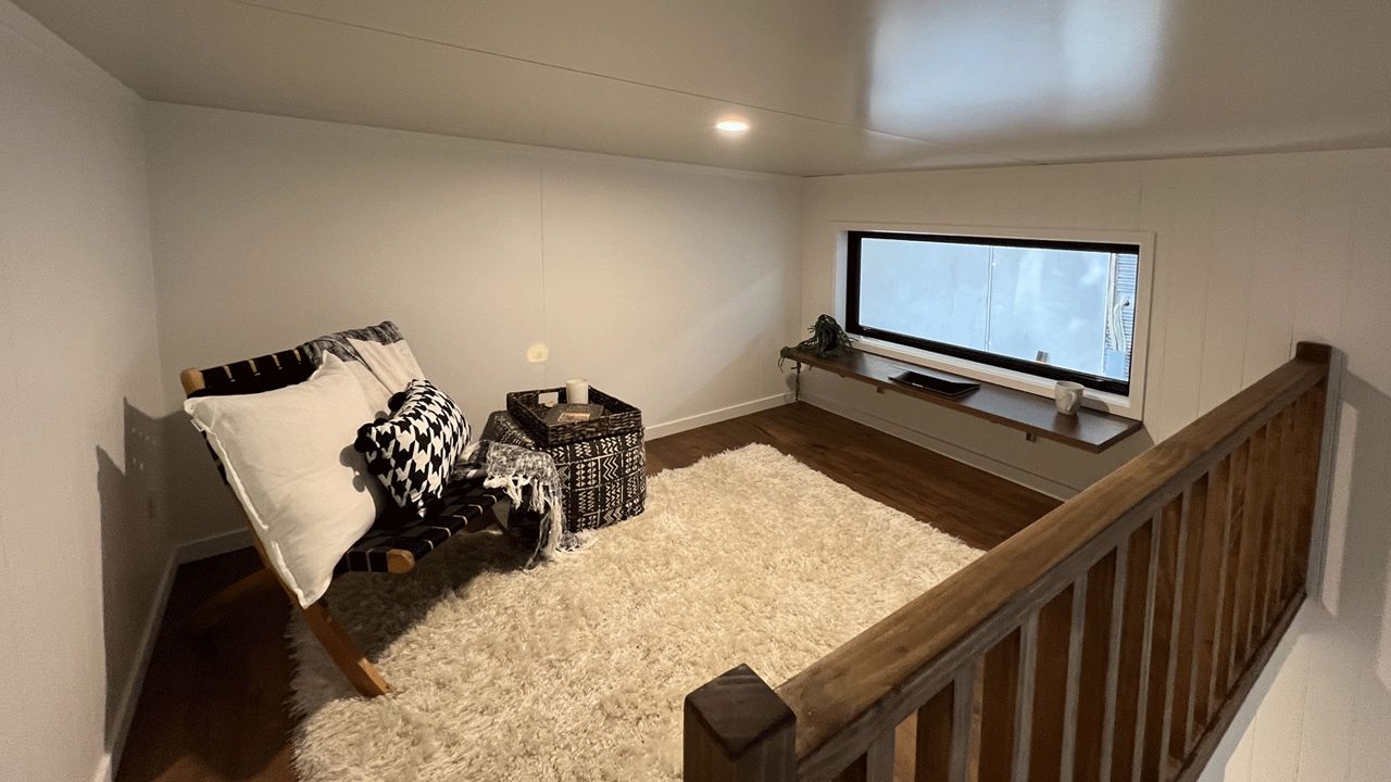 Oasis Tiny House - loft cum workspace