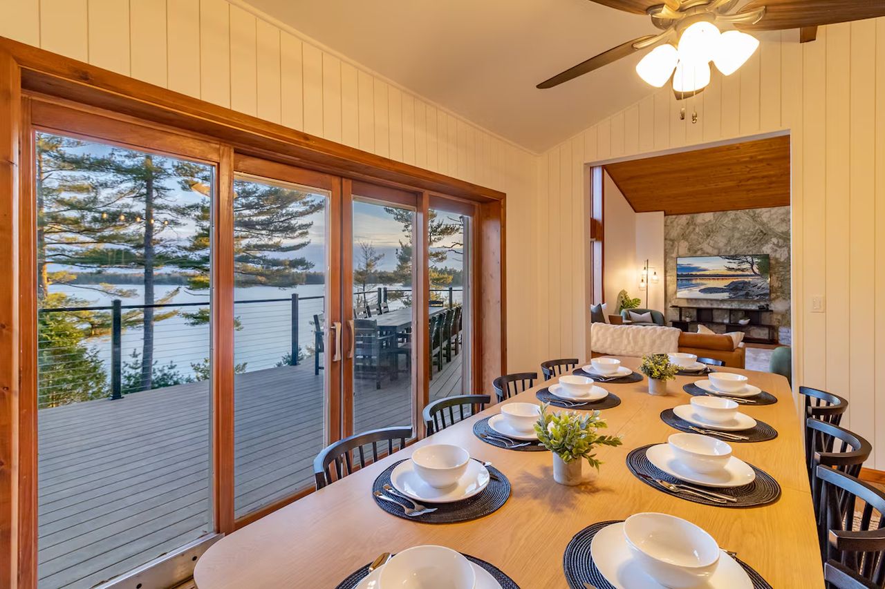 Oceanfront Home_Kitchen_dining table
