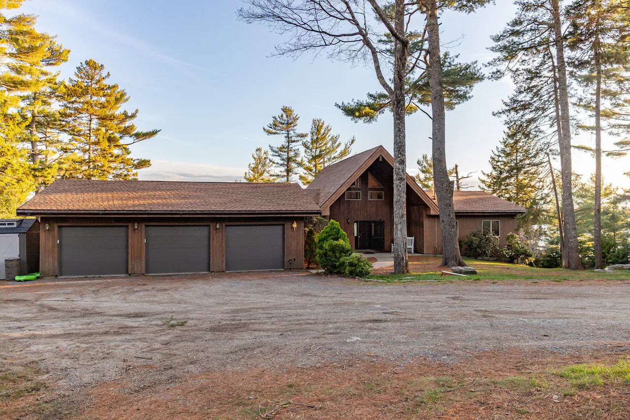 Oceanfront Home_backyard_1