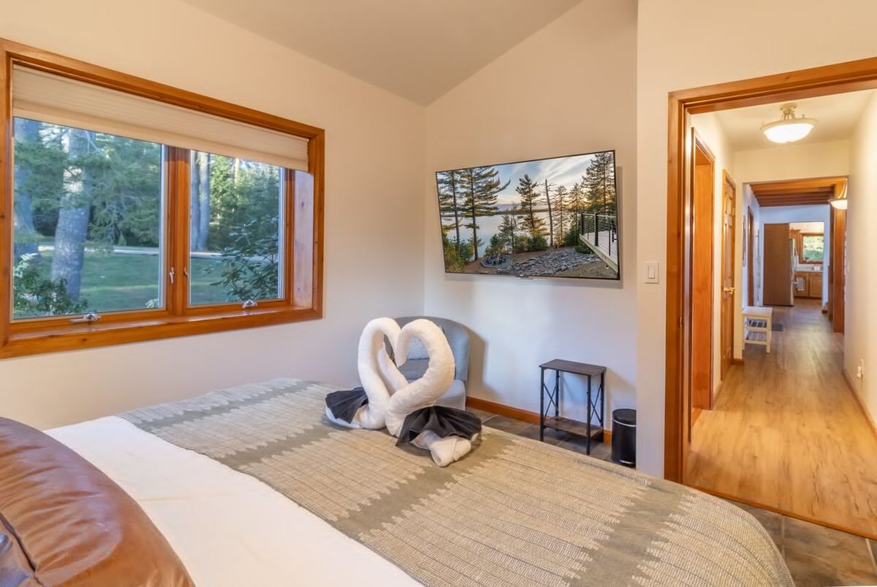 Oceanfront Home_bedroom_5