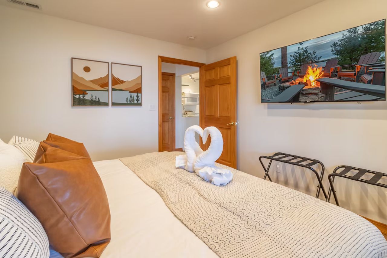 Oceanfront Home_bedroom_7