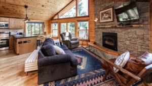 Secluded Mountain Cabin Offers Luxury Getway in Colorado Wilderness Quaint Secluded Mountain Cabin in-Divide,-Colorado